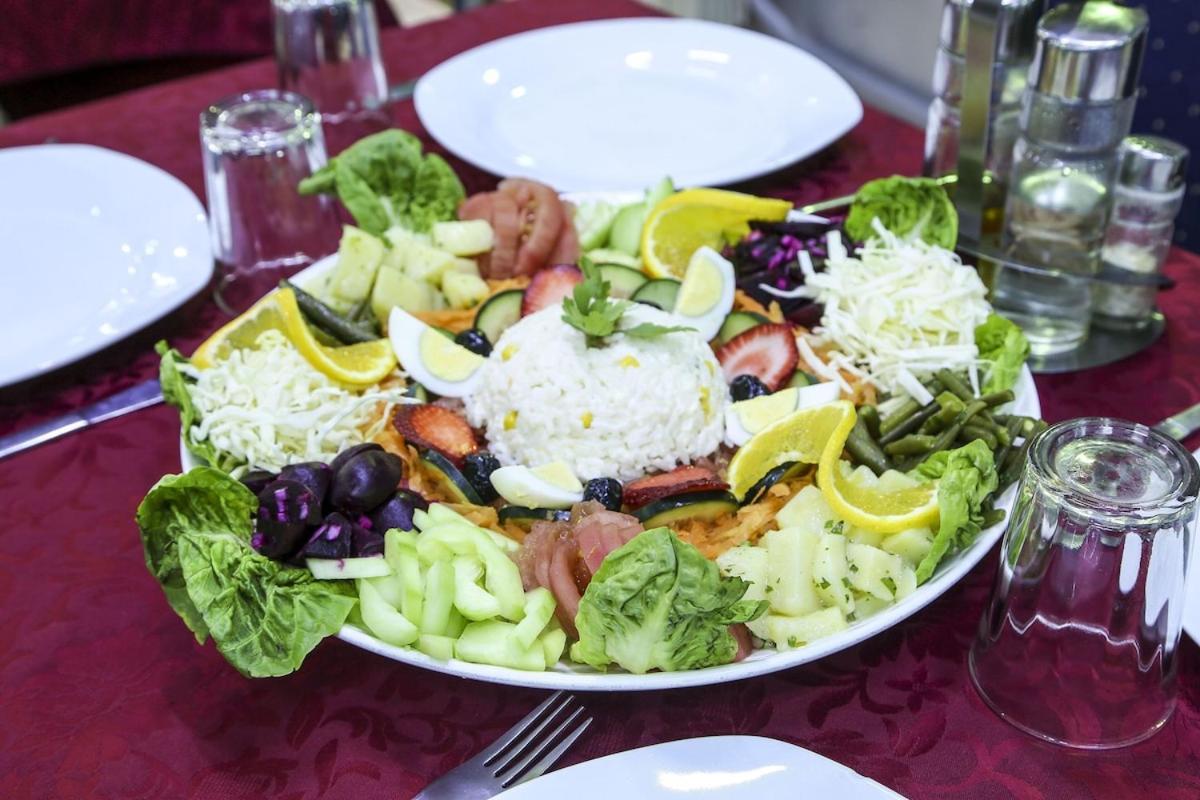 Hotel La Pomme Zaida Ngoại thất bức ảnh