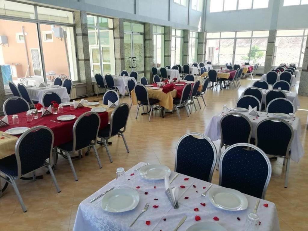 Hotel La Pomme Zaida Ngoại thất bức ảnh